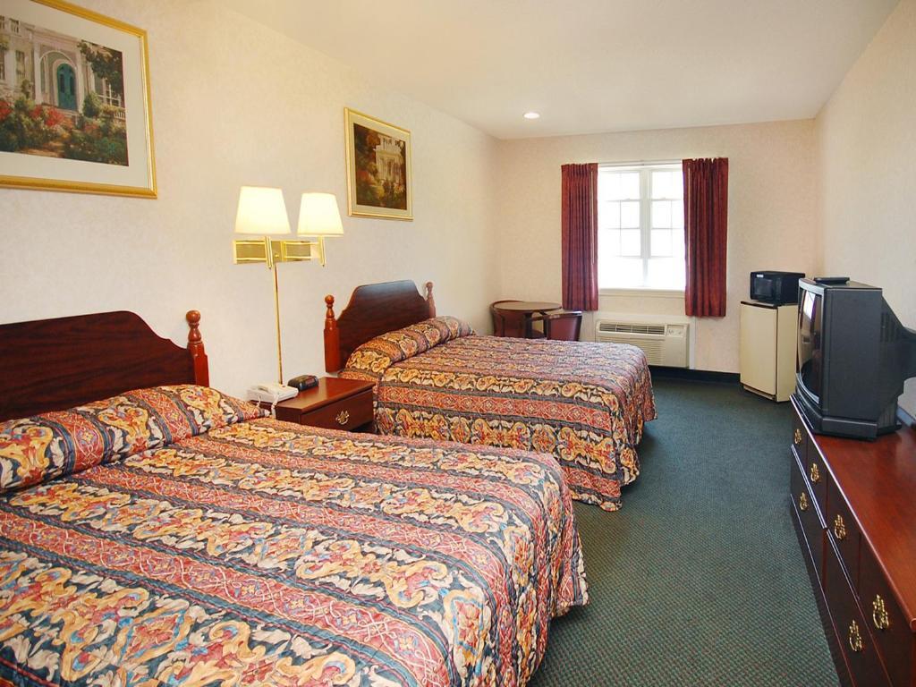 Econo Lodge Inn & Suites Downtown Rensselaer Bilik gambar