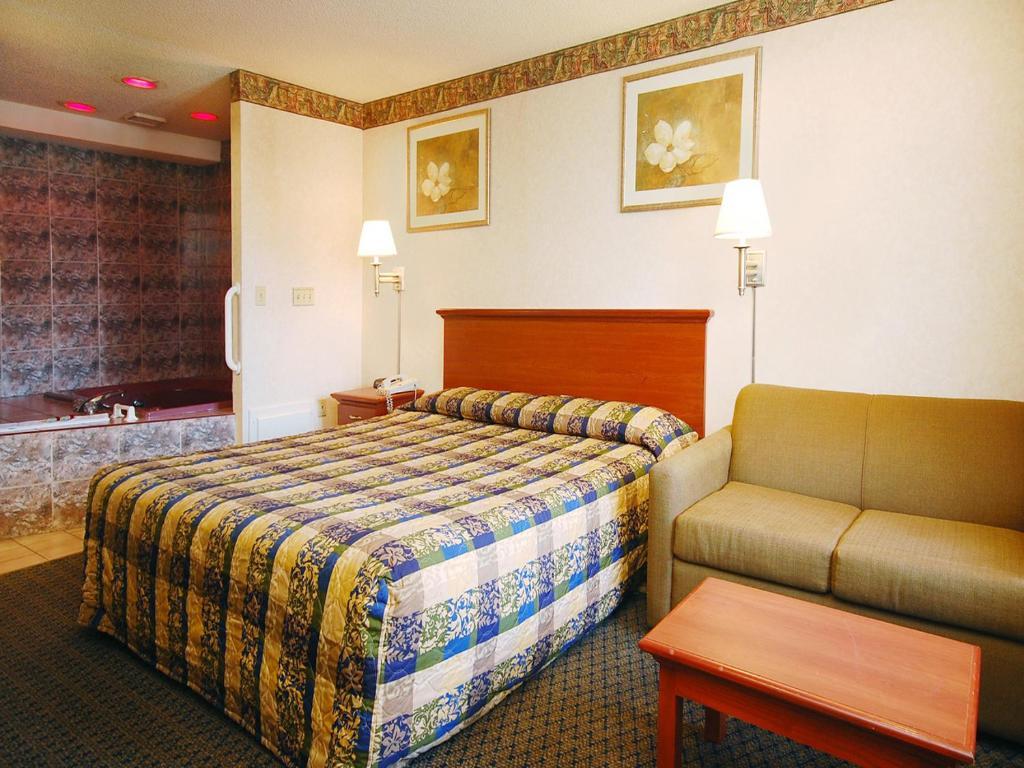 Econo Lodge Inn & Suites Downtown Rensselaer Bilik gambar