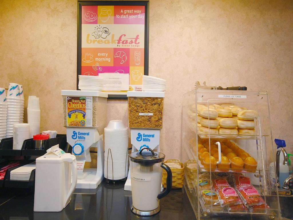 Econo Lodge Inn & Suites Downtown Rensselaer Luaran gambar