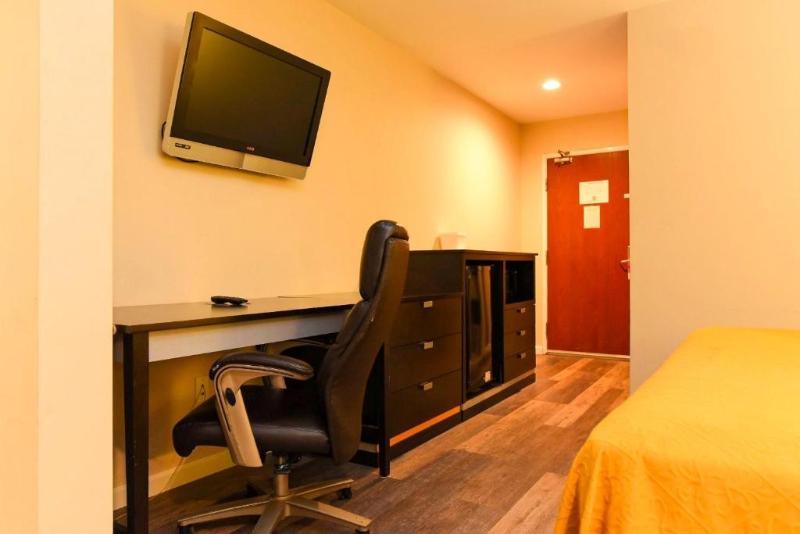 Econo Lodge Inn & Suites Downtown Rensselaer Luaran gambar
